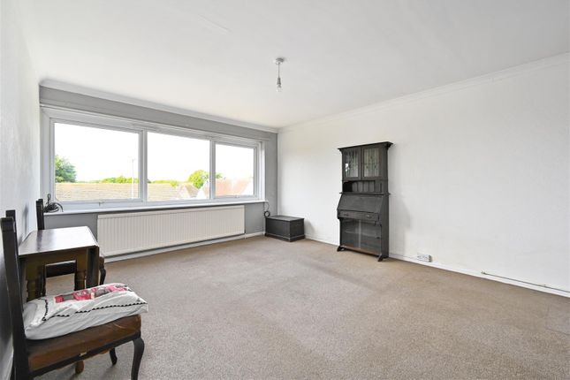 73, Cooden Sea Road, Bexhill-On-Sea photo 2