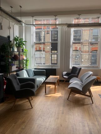 Office to let in Charlotte Road, London