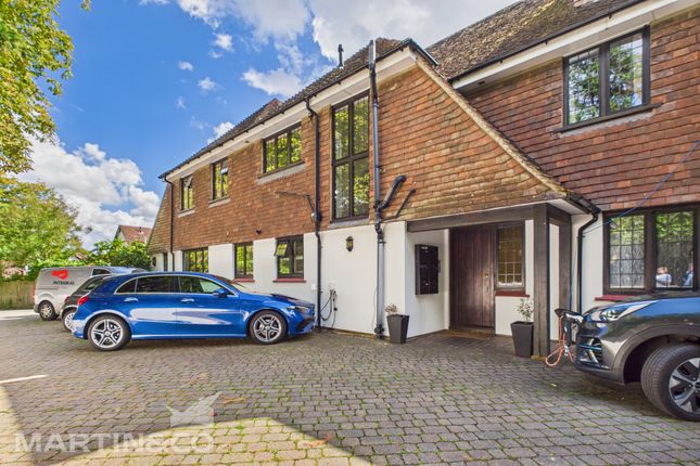 Cam01953G0-Pr0115-Still014