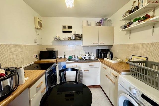 33, Woodlea Court, Verona Close, Uxbridge photo 4
