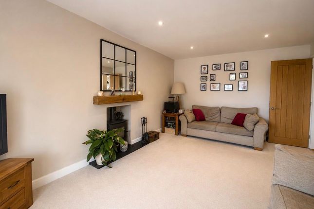 26, Thornbers Way, Reading photo 4