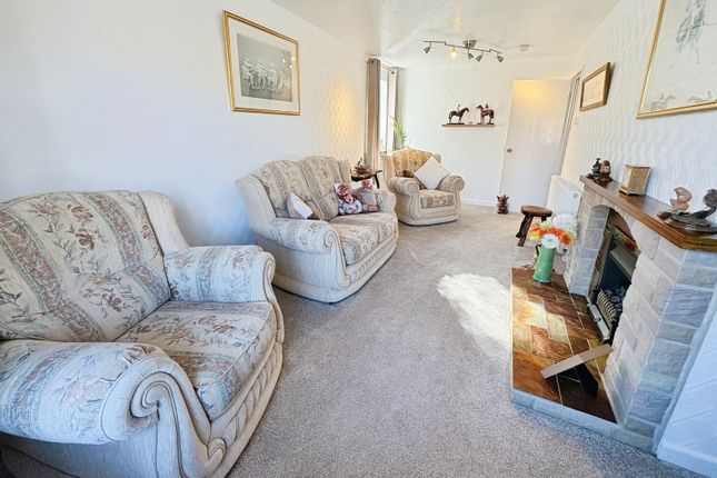 23, Derwent Close, Mansfield photo 3
