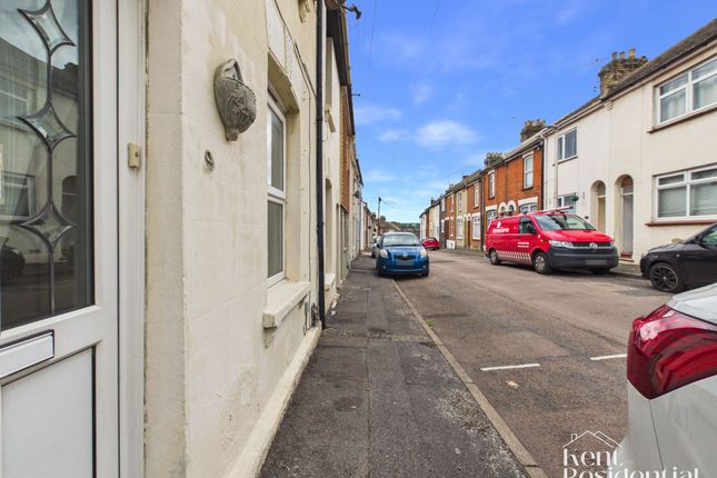 9 Herbert Road, Chatham photo 4