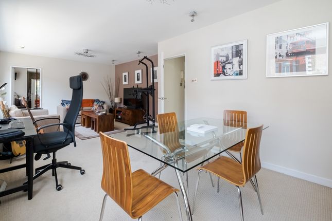 Thumbnail Flat to rent in Palace Gate, London