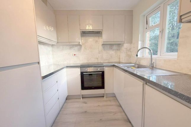 58, Bornedene, Potters Bar photo 5