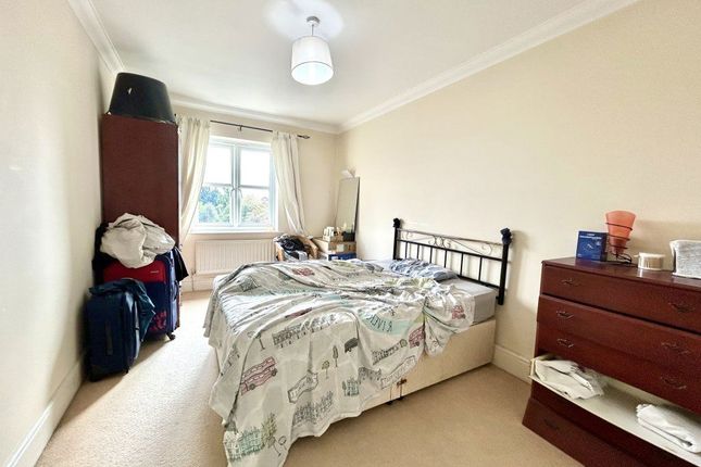 Browns Court, Cippenham photo 4