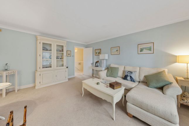 6 Foxdale Court, Warrington photo 3