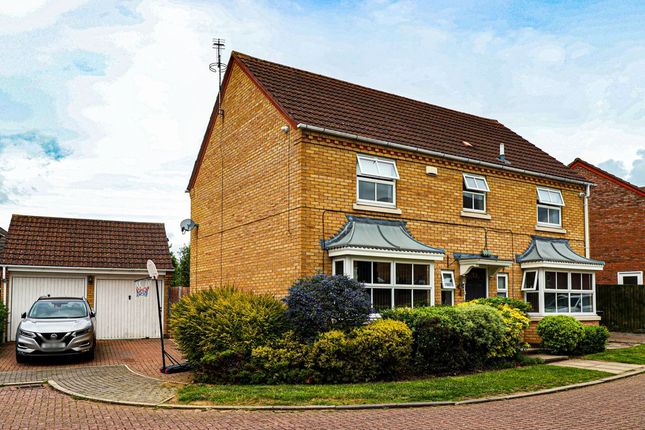4 bed detached house for sale in Allfrey Close, Lutterworth LE17