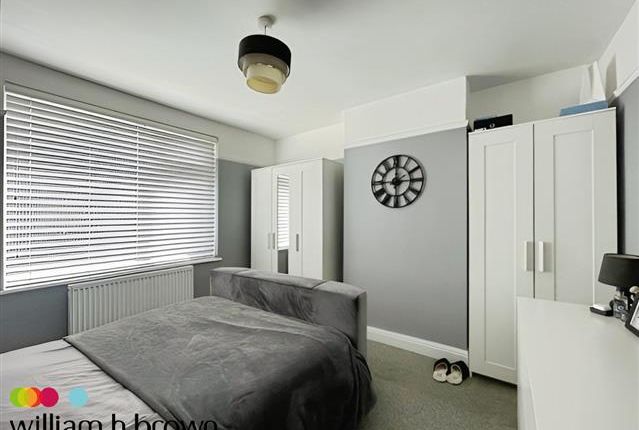 38, St Georges Avenue, Essex photo 5