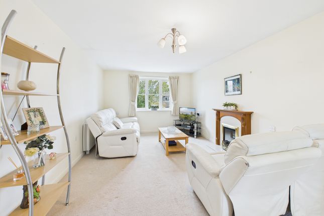 27 Hughenden Court, High Wycombe photo 4