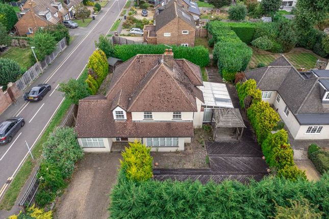 Thumbnail Detached house for sale in Tolmers Road, Cuffley, Potters Bar