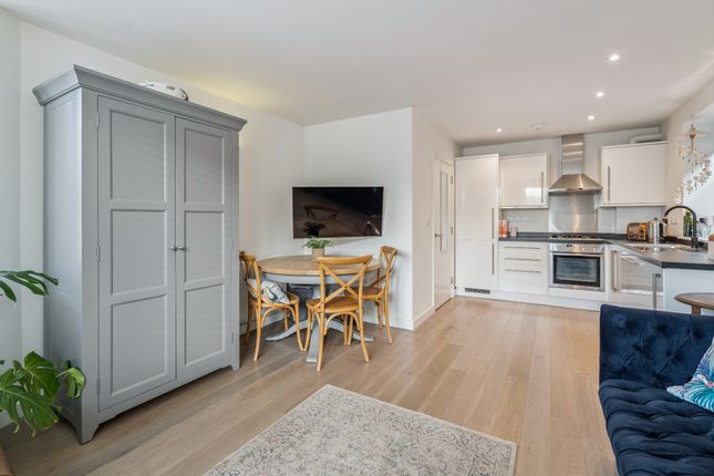 Flat 2, The Old Warehouse, Chalfont Station Road, Little Chalfont photo 2