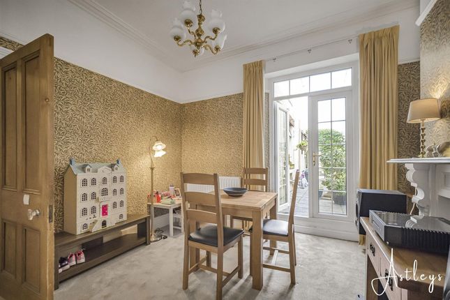 13, Eaton Crescent, Swansea photo 4