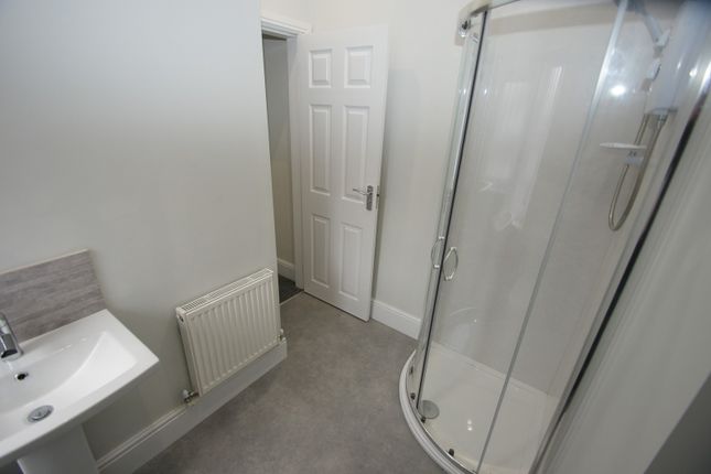 Room 4, 25 Enfield Road, Ellesmere Port photo 3