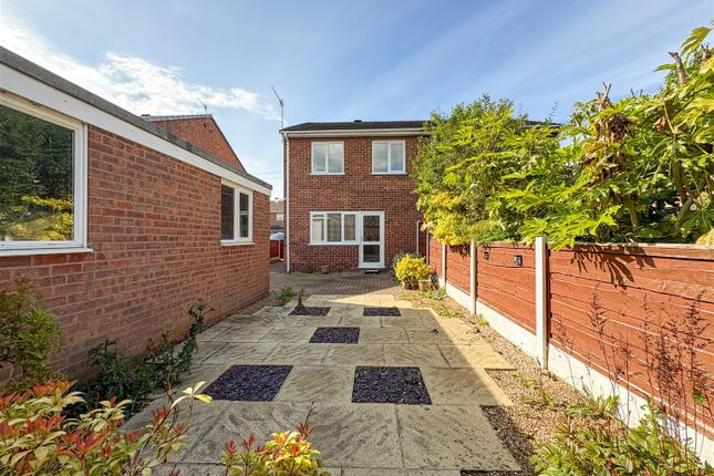 2, Union Close, Congleton photo 2