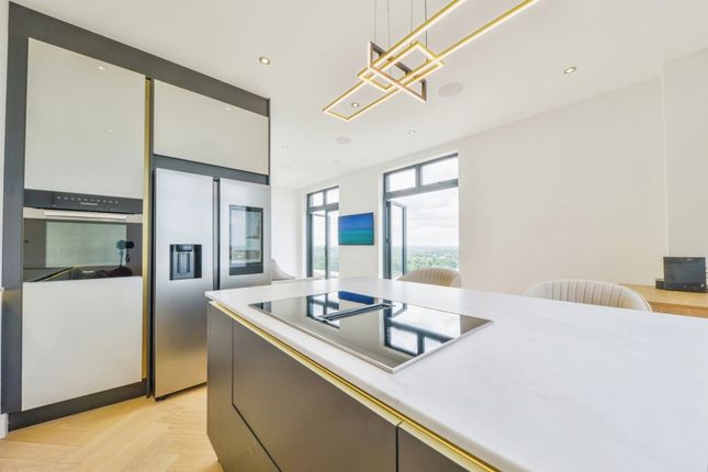 Thumbnail Flat to rent in Grosvenor Road, St.Albans