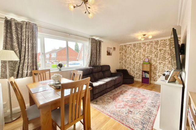 23 Larchfields, Stone photo 2