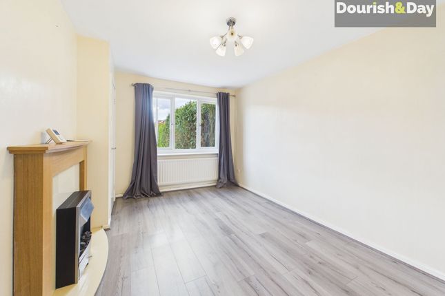 7 Thames Way, Stafford photo 2