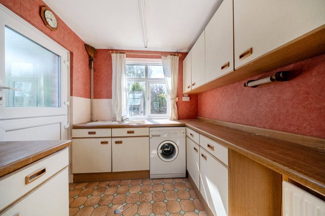 7, Krooner  Road, Surrey photo 4