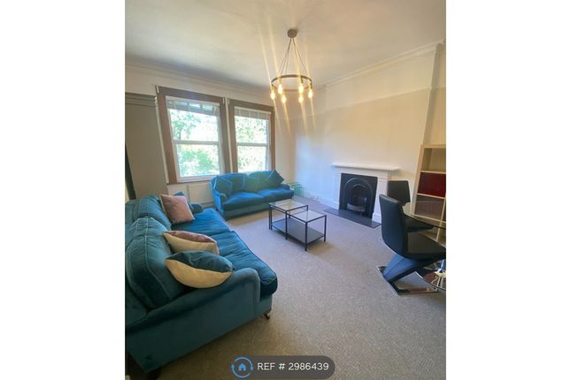 Flat, Castlebar Road Ealing Broadway, London photo 3
