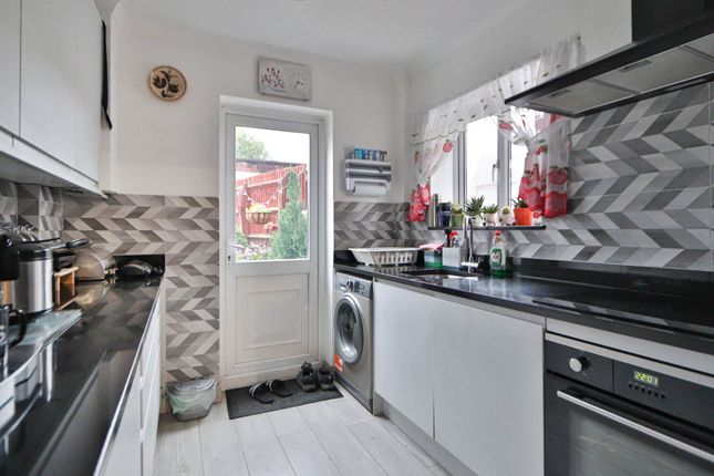 23, Peel Way, Uxbridge photo 4