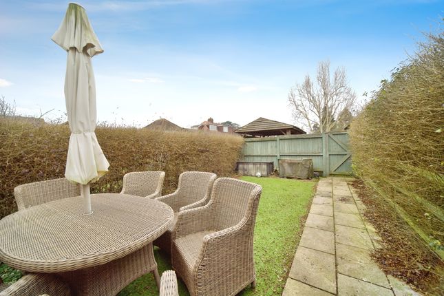 3, Alexis Row, Broxbourne photo 3