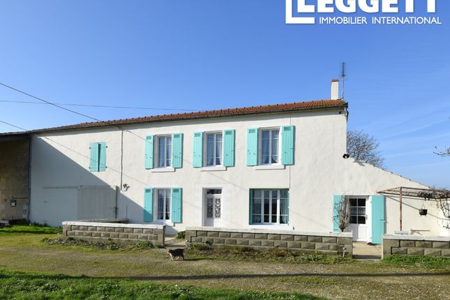 Thumbnail Villa for sale in Benon, Charente-Maritime, Nouvelle-Aquitaine
