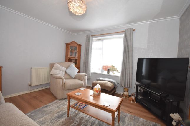 Flat for sale in Didcot Close, Grangewood, Chesterfield
