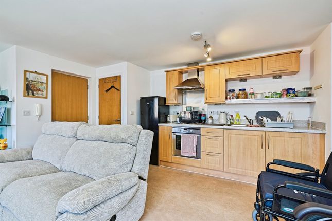 60, Gough Drive, Tipton photo 2