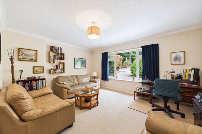 43, Forest End Road, Sandhurst photo 4