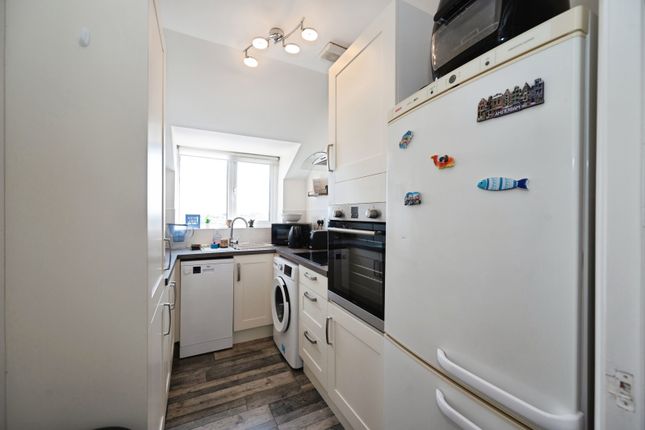 Flat 10, 129, Southwood Road, Hayling Island photo 3