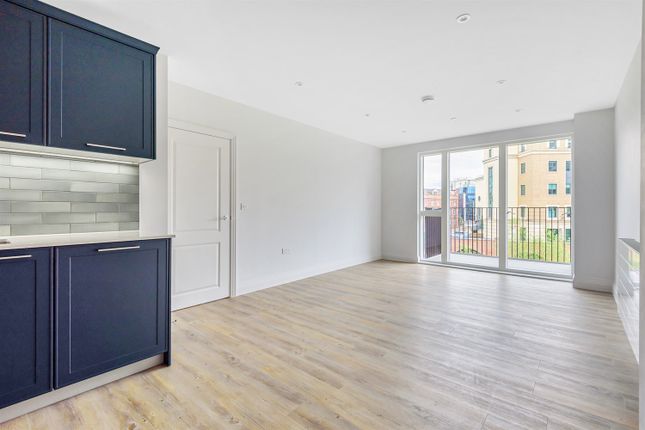 23, Flat 10, Joseph Huntley Walk, Reading photo 2
