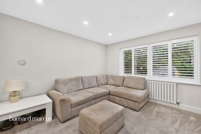 Flat 141, Rosemont Court, Montpelier Road, Purley photo 4