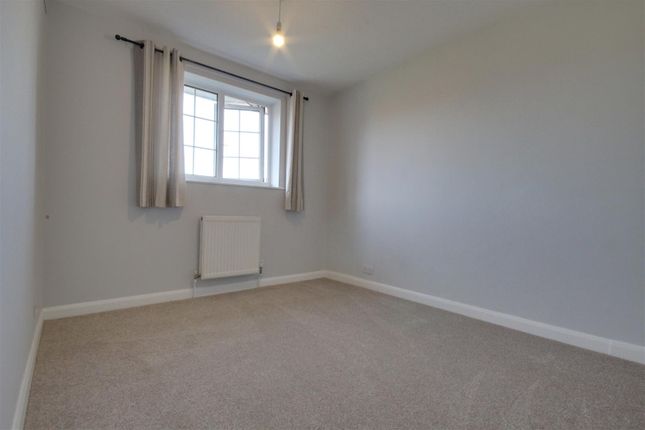 End terrace house to rent in Samber Close, Lymington