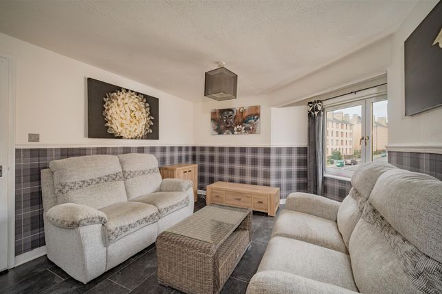 68, Dundonald Court, Dundee photo 2