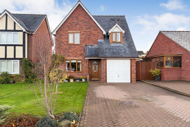 Accomodation Comprises;