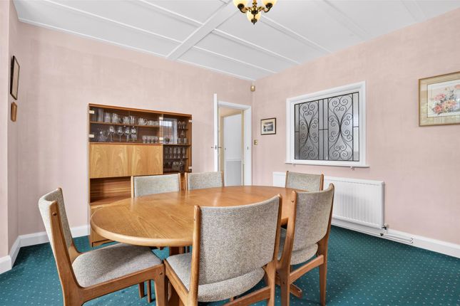 18, Arundel Road, Sutton photo 4