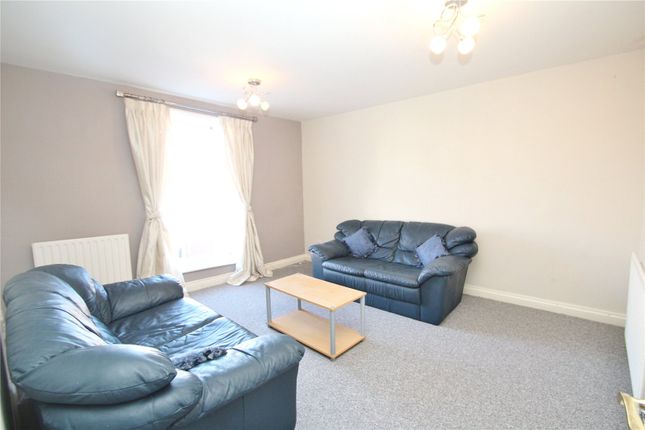 Flat 2, 8, Market Square, Buckingham photo 3