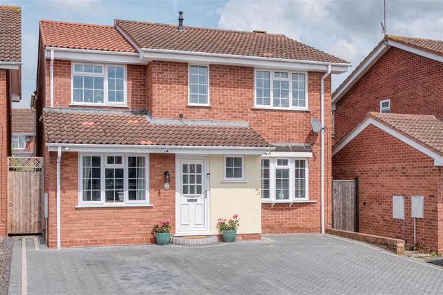 Thumbnail Detached house for sale in Low Fold Close, Worcester