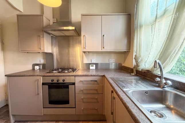 14 Longroyd Street, LEEDS photo 5