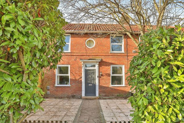 Town house for sale in Aylsham Road, Norwich
