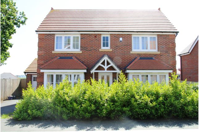 Thumbnail Detached house for sale in Poppy Field Road, Mold