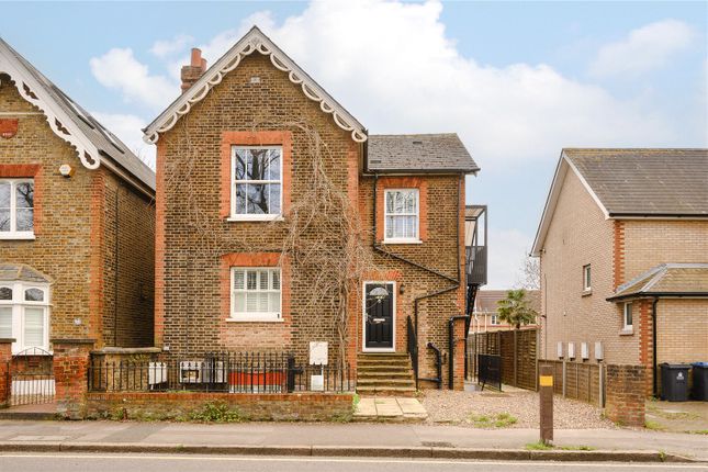 Flat for sale in Fairfield South, Kingston Upon Thames