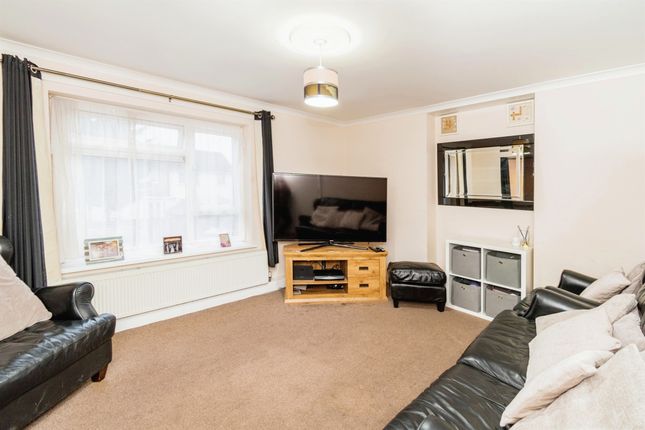 Flat for sale in Chiltern Green, Southampton