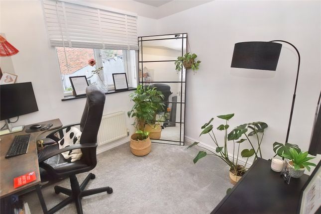 Town house for sale in Dunlop Avenue, Leeds, West Yorkshire