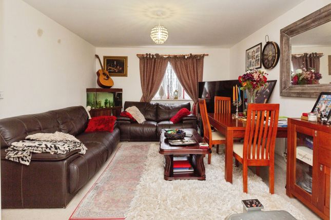 17, Barland Way, Buckinghamshire photo 2