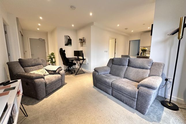 304, Local Crescent, Block A, Salford photo 5