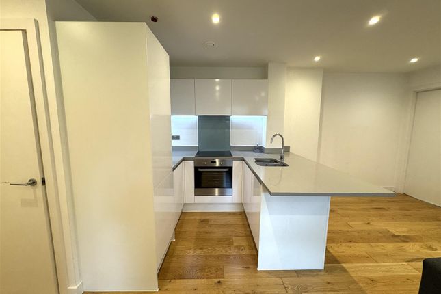 Rockingham Road, Uxbridge photo 3