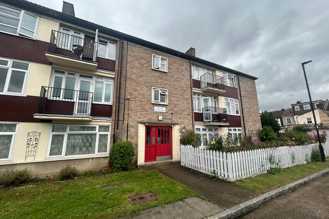 Flat for sale in Ashton Road, Enfield