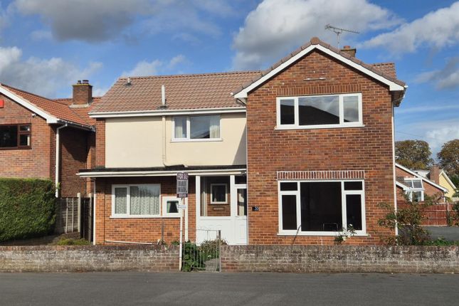 4-bed detached on Main Road, Bridgwater, £270,000